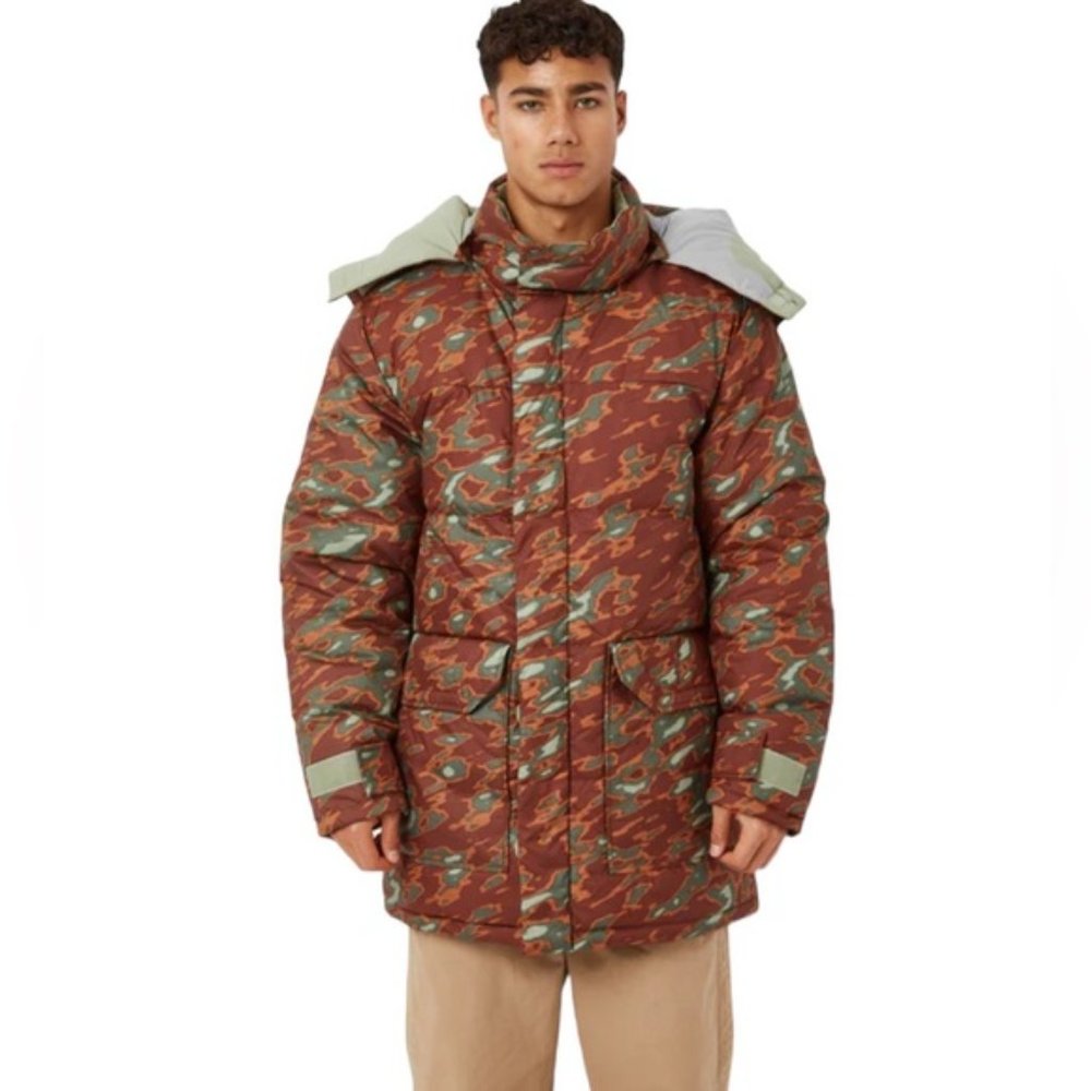 $609 The North Face Men's Printed 77 Brooks Down Parka Medium Glacier Camo *Rip